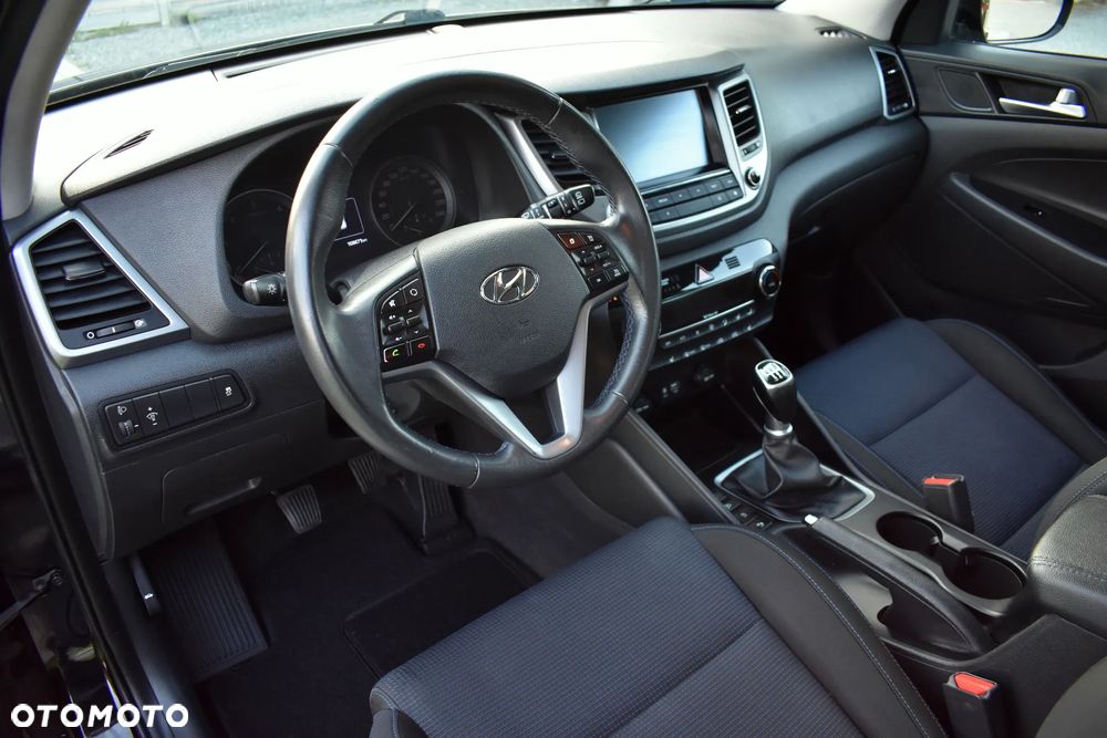 Hyundai Tucson 1.7 CRDI BlueDrive Style 2WD - 24