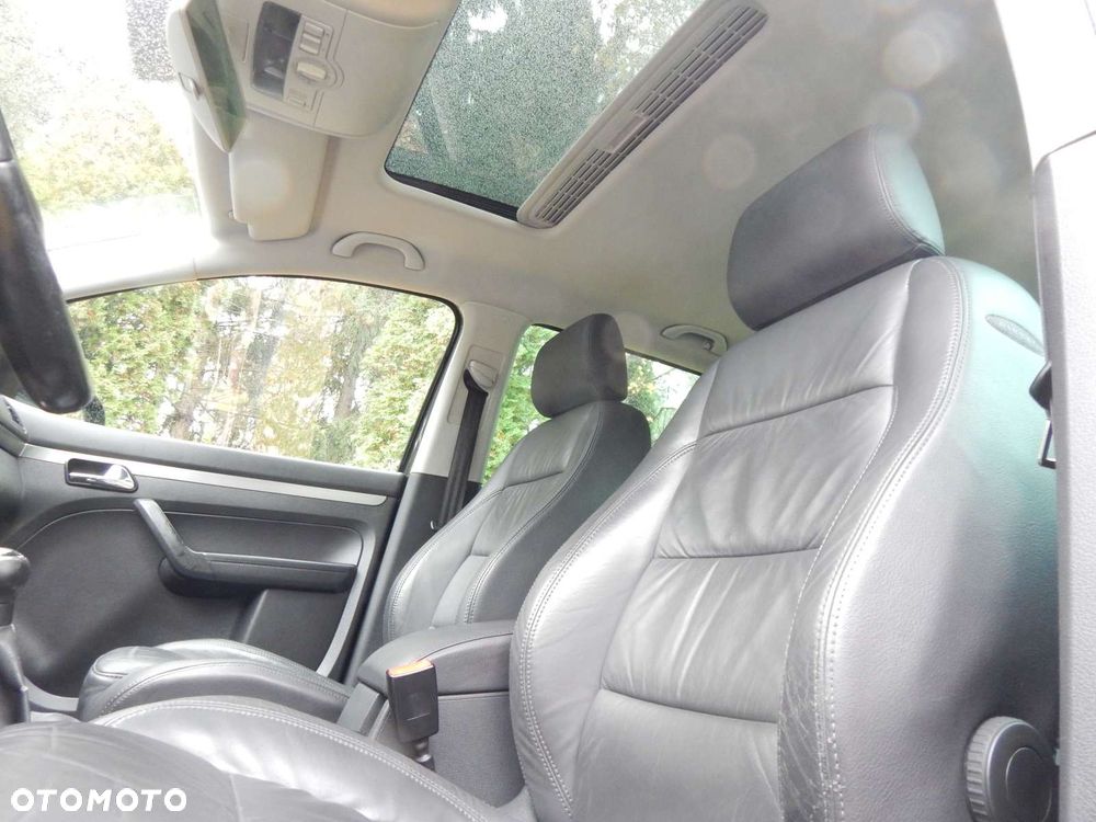 Volkswagen Touran 2.0 TDI Highline - 17