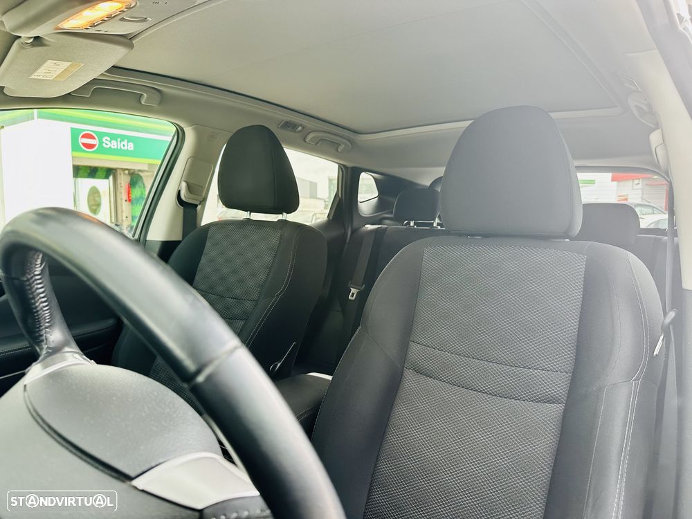 Nissan Qashqai 1.6 dCi N-Connecta RS Xtronic - 20