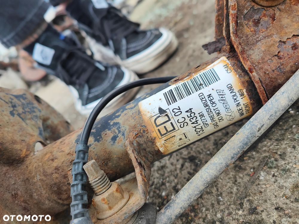 OPEL CORSA D 12r 1.4 ZWROTNICA LEWA - 2