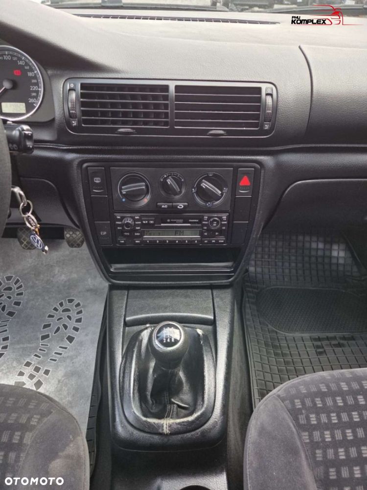 Volkswagen Passat - 14