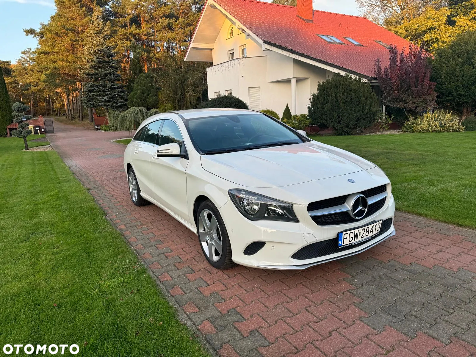 Mercedes-Benz CLA Shooting Brake 200 d 7G-DCT Urban - 11