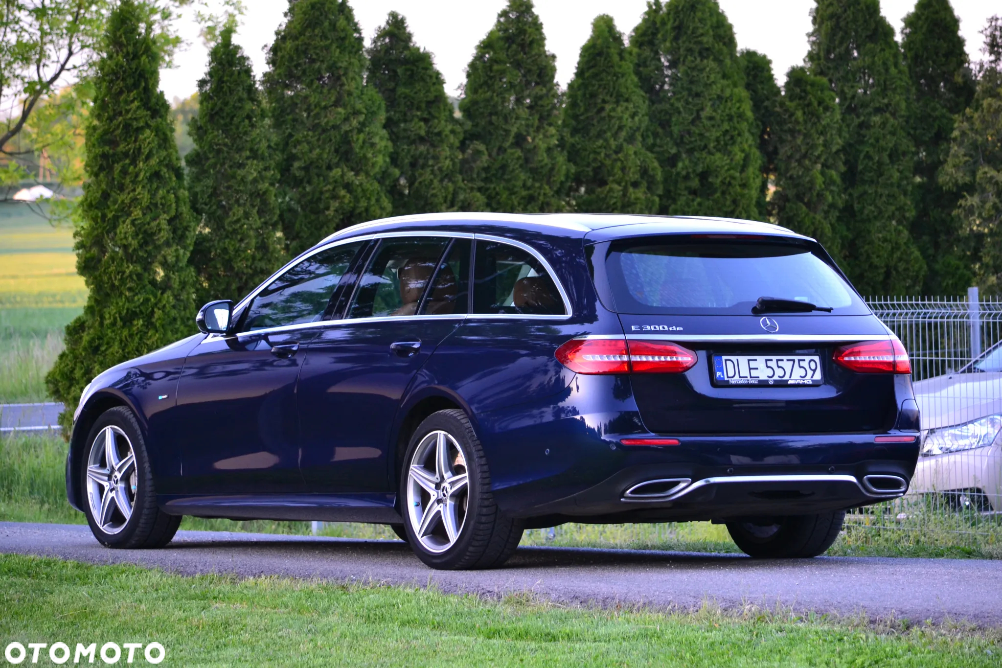 Mercedes-Benz Klasa E 300 de AMG - 12