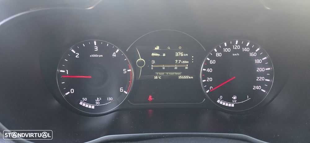 Kia Carens 1.7 CRDi ISG TX - 10