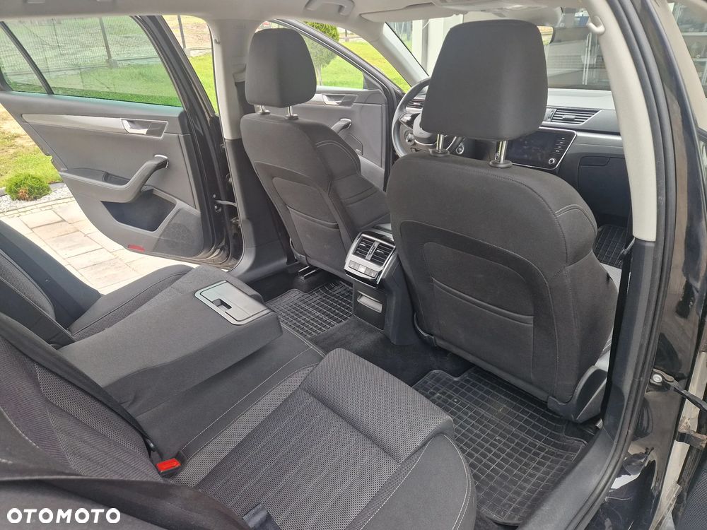 Skoda Superb 2.0 TDI SCR Style DSG - 33
