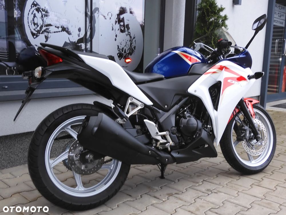 Honda CBR - 12