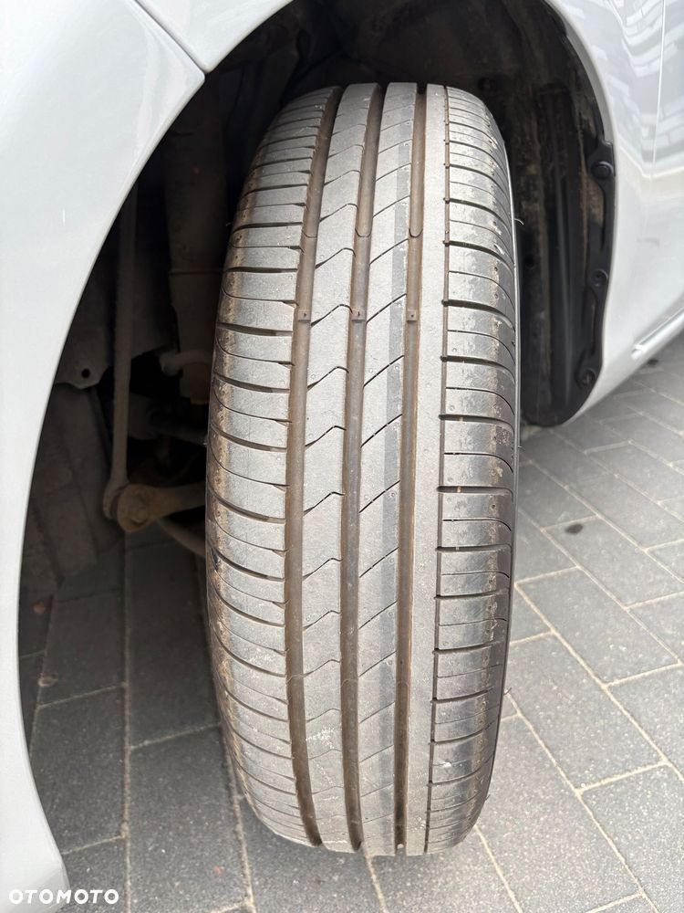 Toyota Yaris 1.5 Dynamic CVT - 13