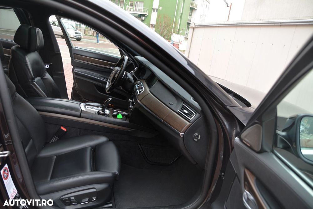 BMW Seria 7 740d xDrive - 18