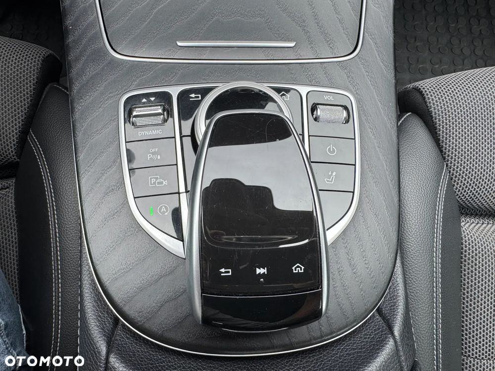 Mercedes-Benz Klasa E 220 d 9G-TRONIC - 20