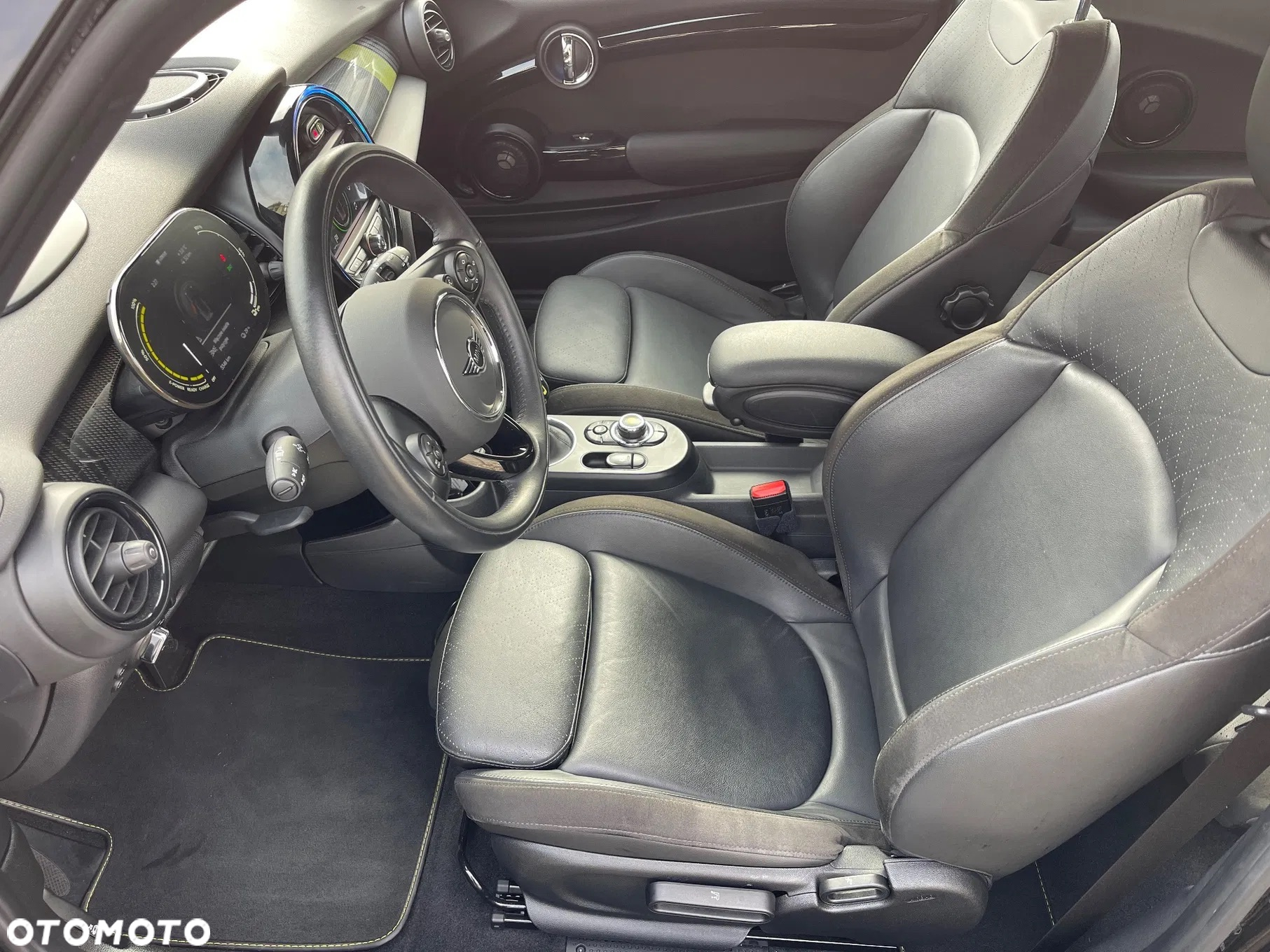 MINI Cooper SE Electric Trim - 21