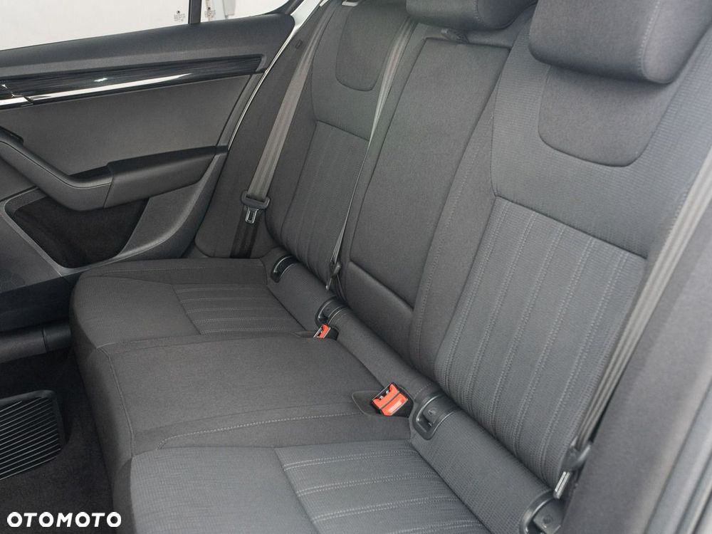 Skoda Octavia 2.0 TSI DSG Style - 27