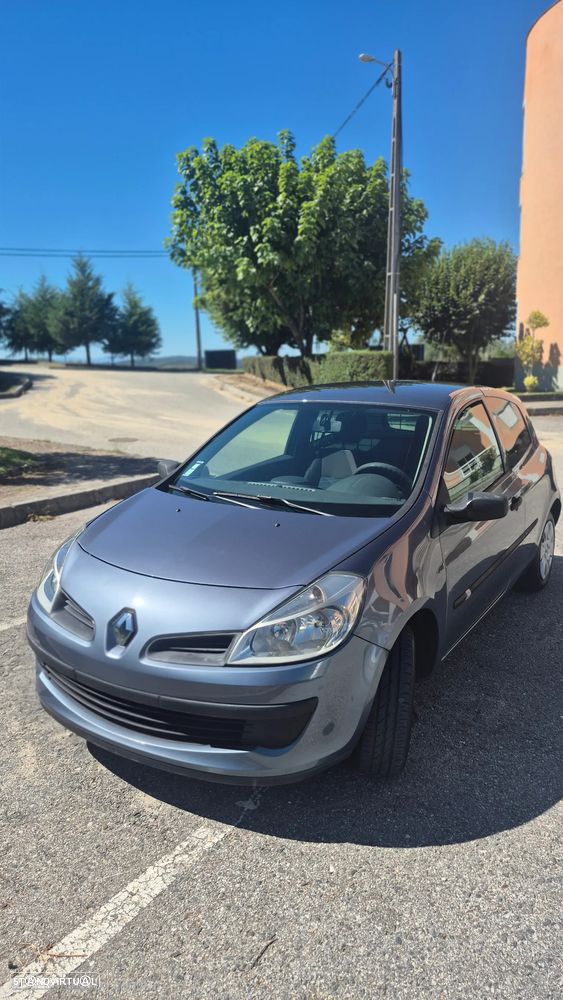 Renault Clio 1.5 dCi Dynamique S - 2