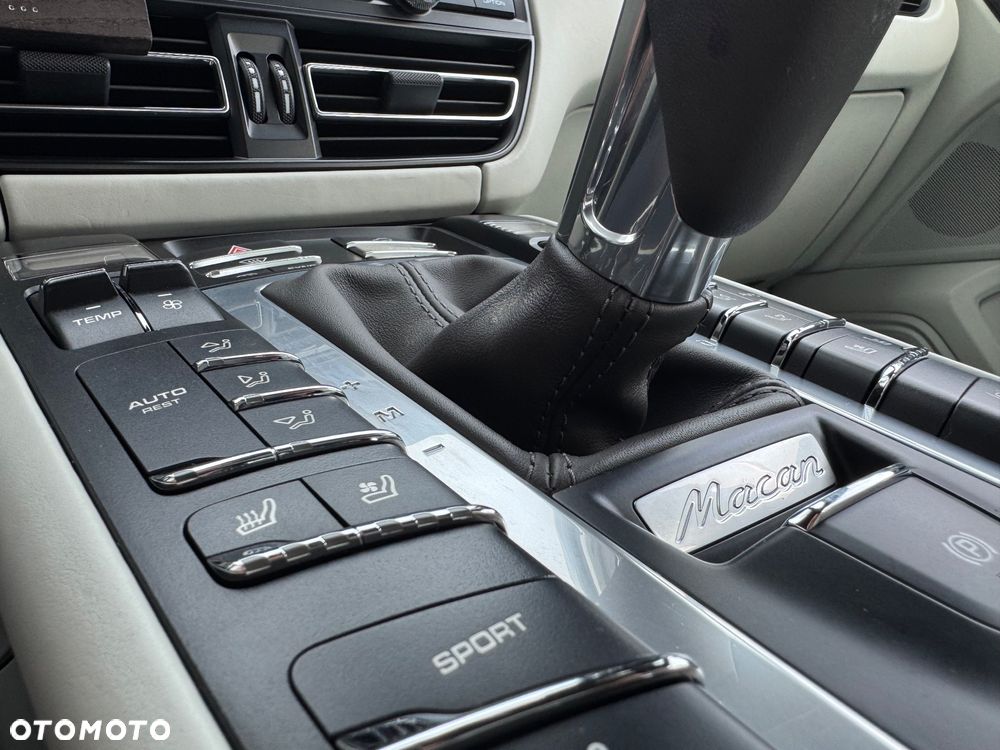 Porsche Macan Standard - 13