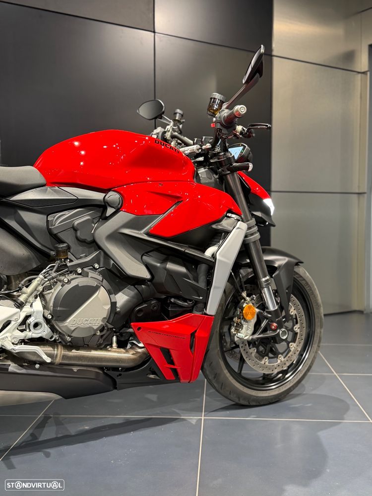 Ducati Streetfighter V2 - 8