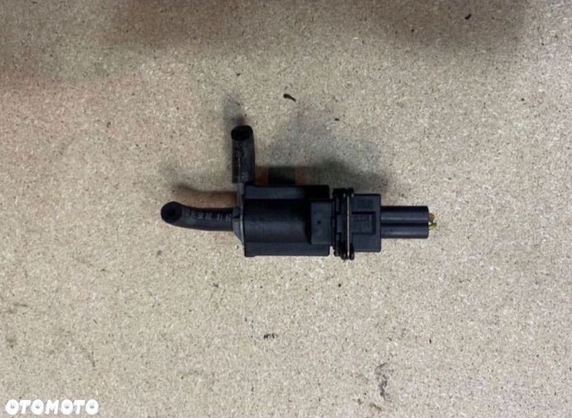 FW93-9S468 zawór podciśnienia 3.0 tdv6 jaguar f-pace x761 range rover