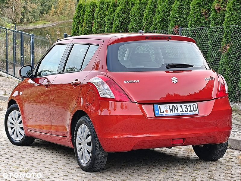 Suzuki Swift 2012 photo 3