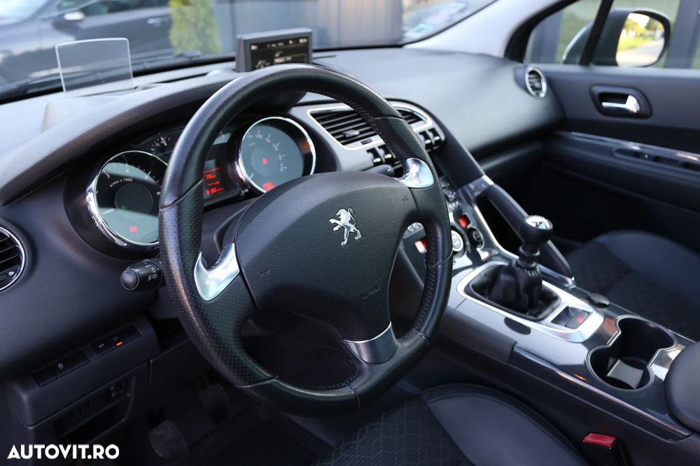Peugeot 3008 1.2 PureTech Turbo S&S Allure - 13