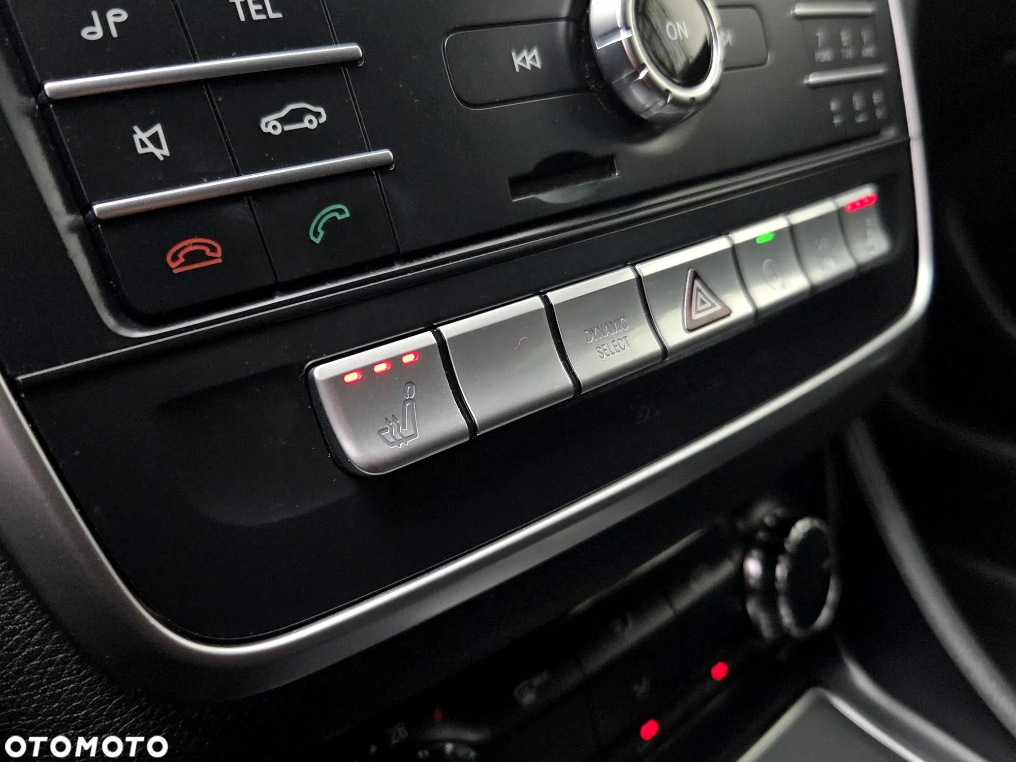 Mercedes-Benz CLA 200 7G-DCT AMG Line - 33