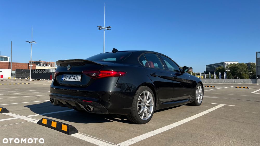 Alfa Romeo Giulia - 5