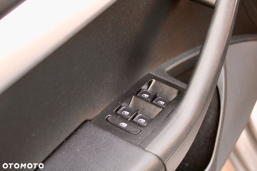 Skoda Octavia 1.6 TDI Business - 10