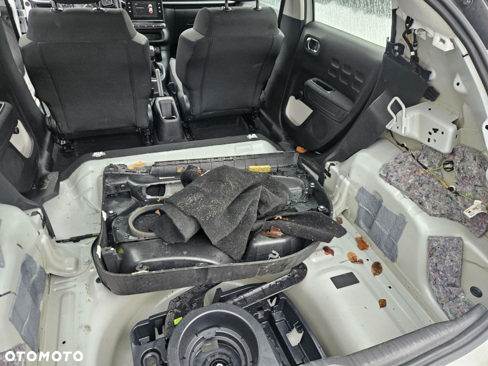 Citroën C3 Pure Tech 82 SHINE - 11