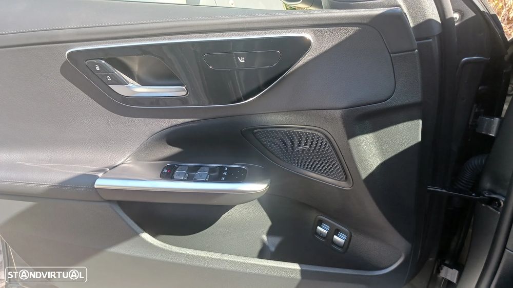 Mercedes-Benz C 300 e AMG Line - 18