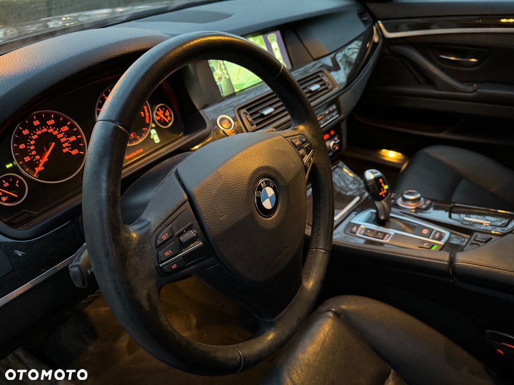 BMW Seria 5 528i - 19
