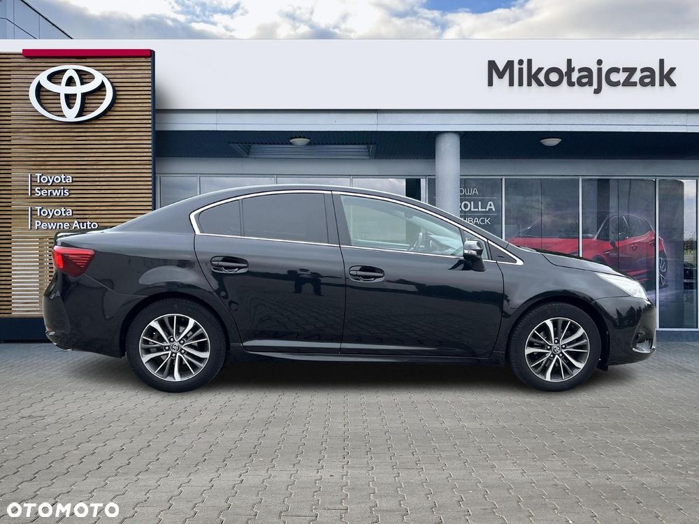 Toyota Avensis 1.8 Premium MS - 11