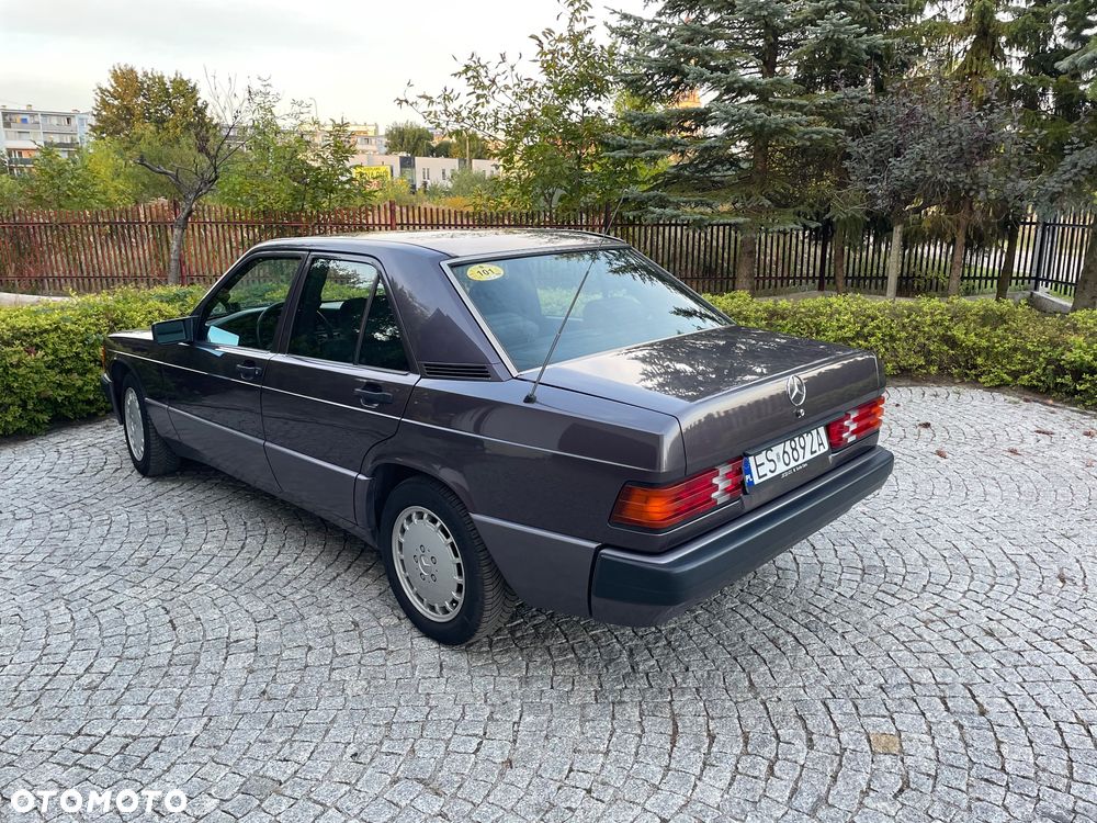 Mercedes-Benz W201 (190) - 4
