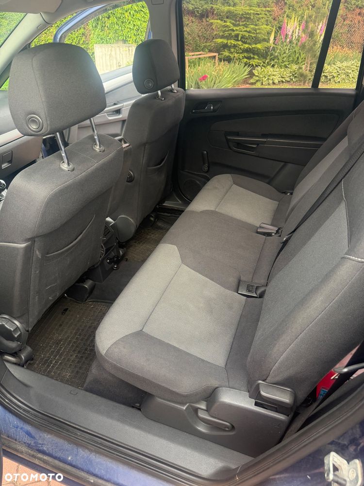 Opel Zafira 1.6 - 8