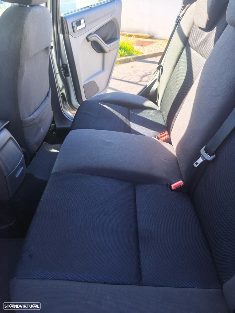 Ford Focus SW 1.6 TDCi Sport - 26