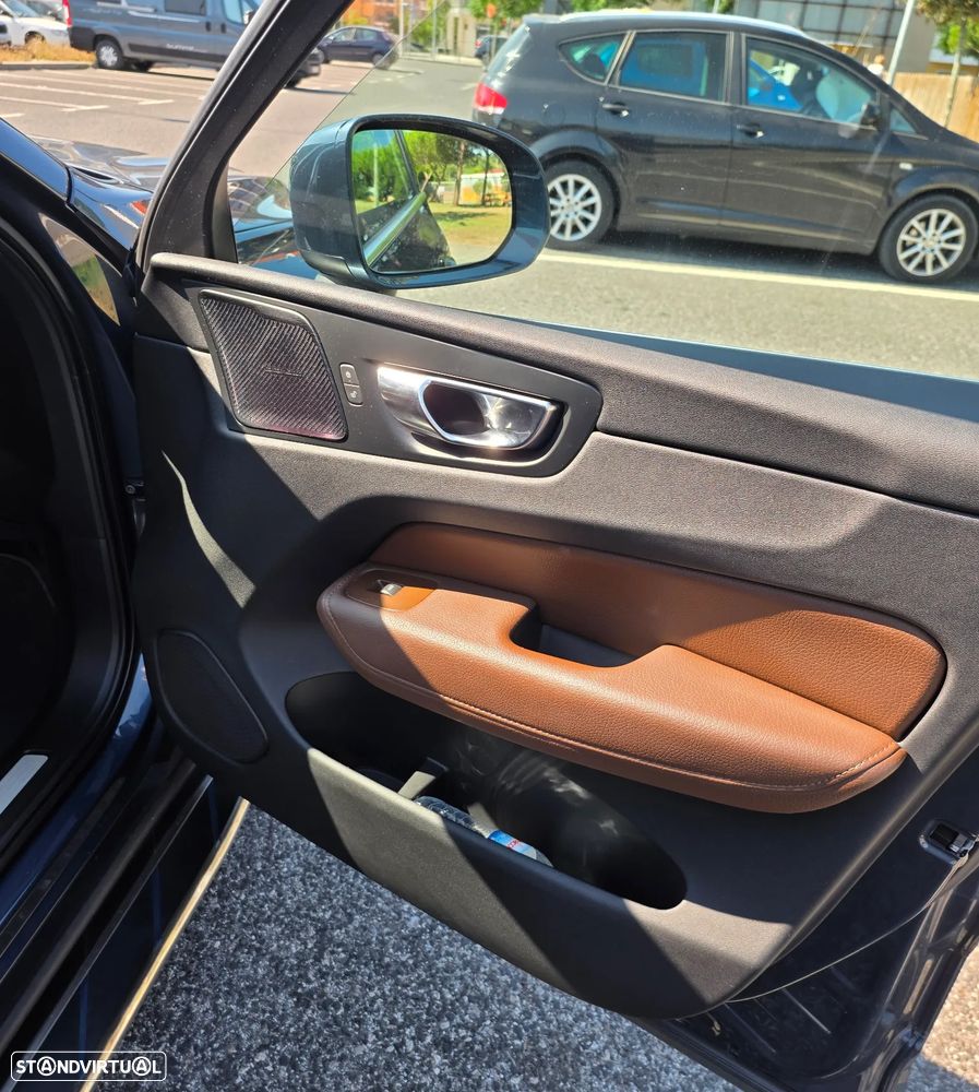 Volvo XC 60 2.0 D4 Momentum Plus - 16