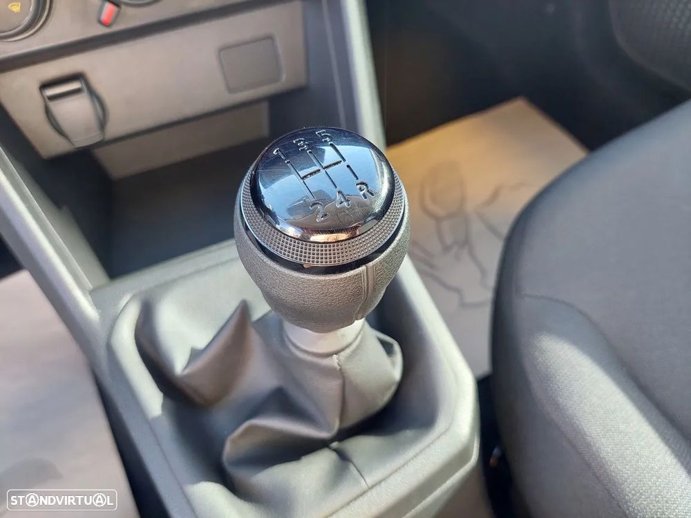 Dacia Sandero 1.0 SCe Essential - 18