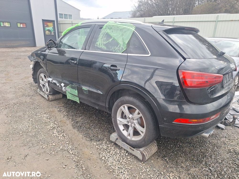 Dezmembrez Audi Q3 2.0 tdi DFT 150 cp culoare negru LY9T - 2