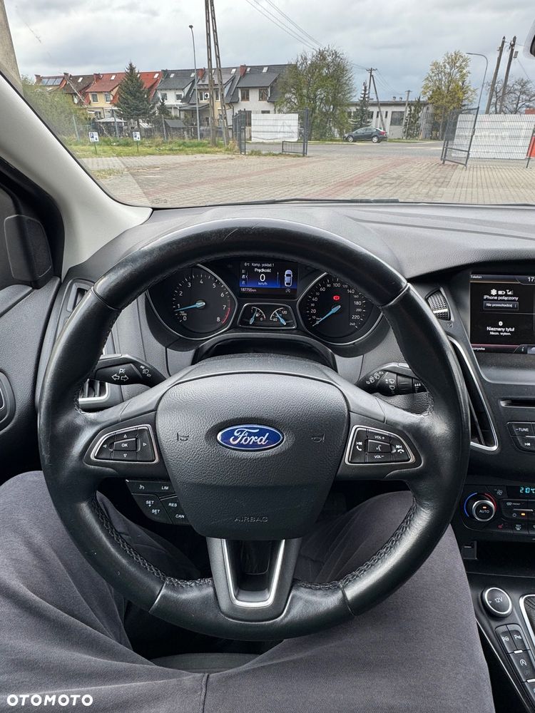 Ford Focus 1.0 EcoBoost Titanium - 9