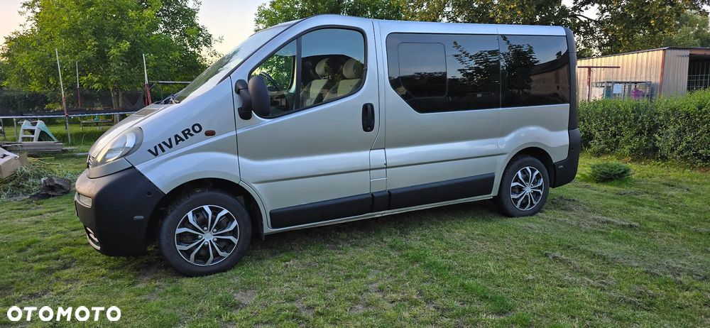 Opel Vivaro 2004 photo 2
