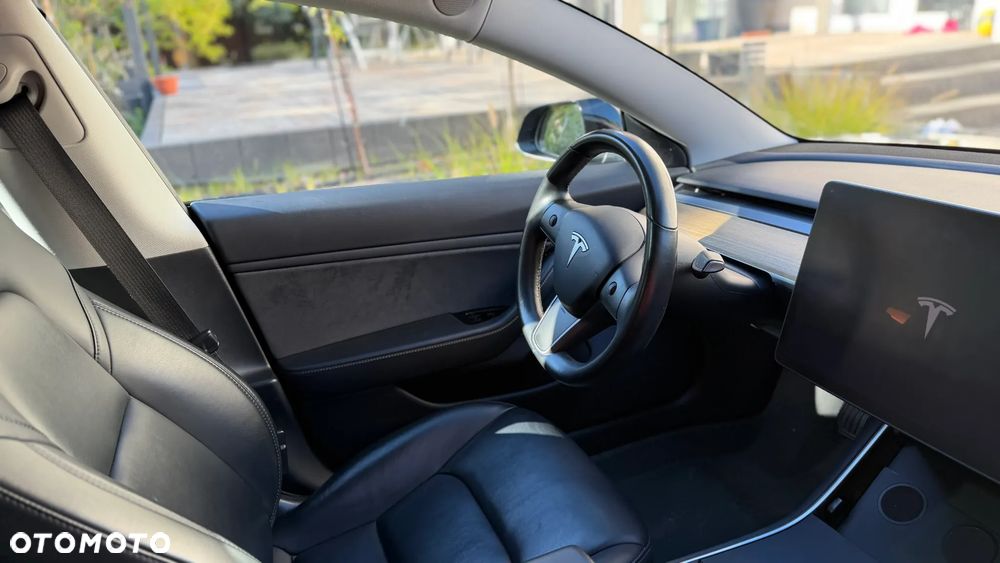 Tesla Model 3 Langstreckenbatterie Allradantrieb Dual Motor - 12