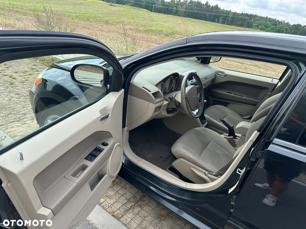 Dodge Caliber - 8