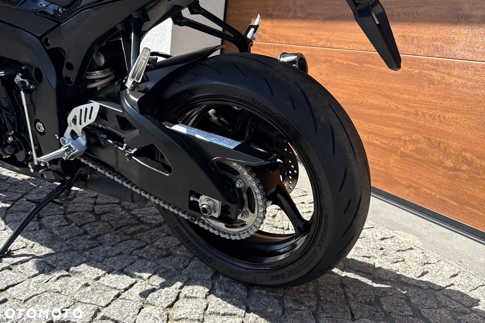 Suzuki GSX-R - 24