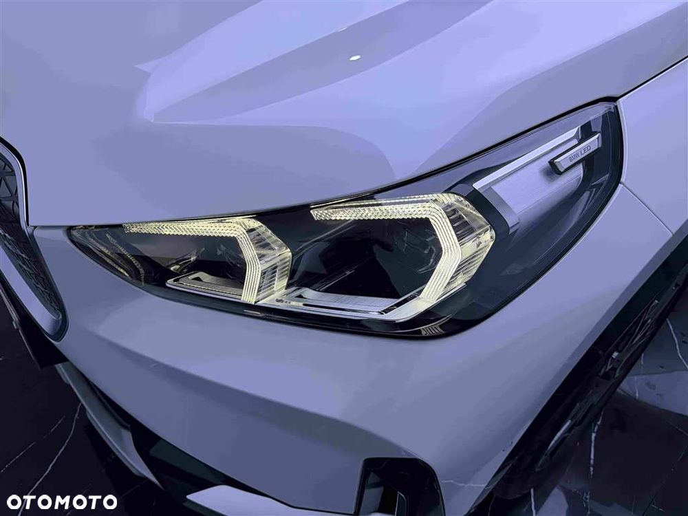 BMW iX1 xDrive30 xLine - 9