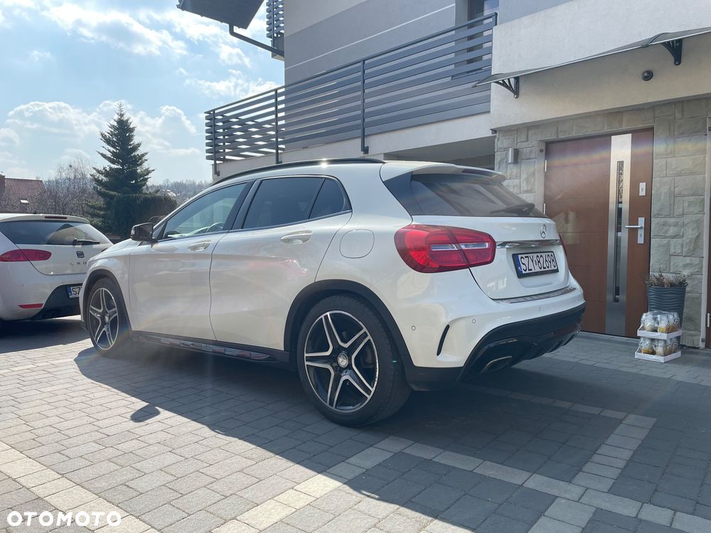 Mercedes-Benz GLA 250 4-Matic - 7