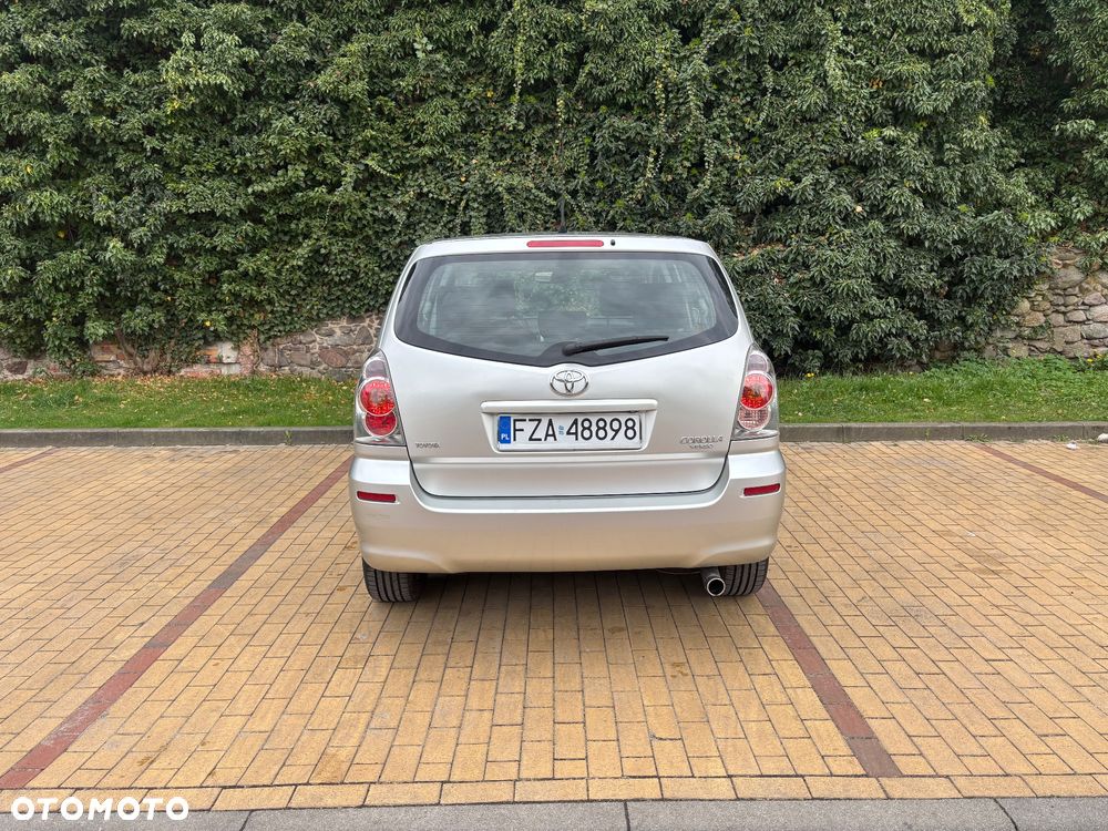 Toyota Corolla Verso - 5