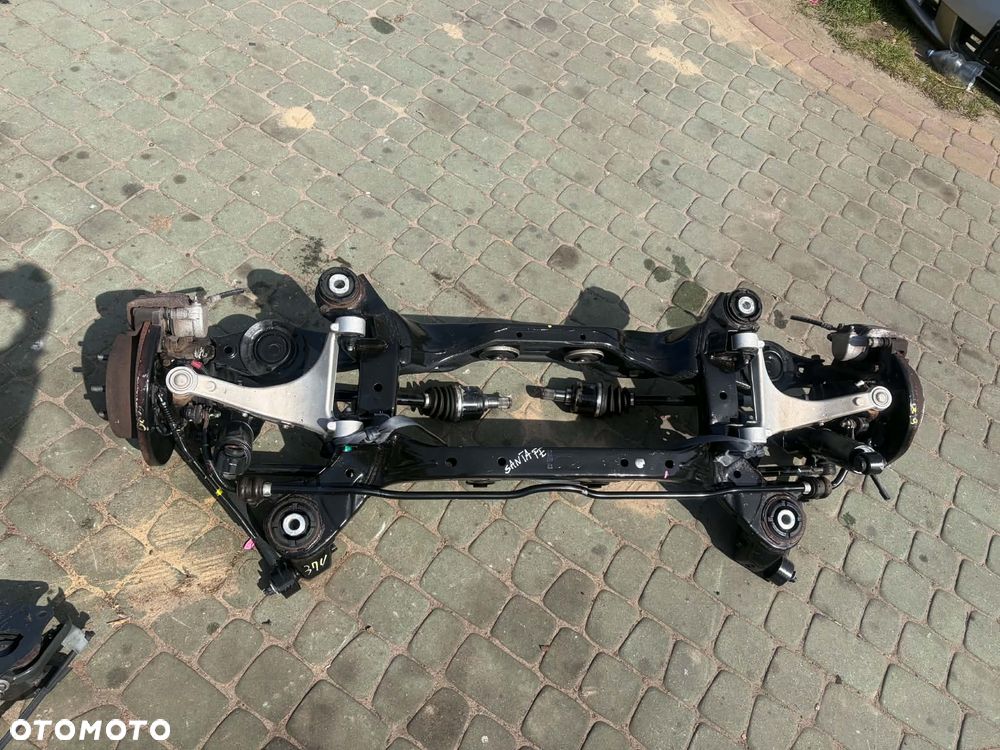 Tylna belka sanki oś Hyundai Santa fe II 4X4 Orginał bez rdzy super stan import italy