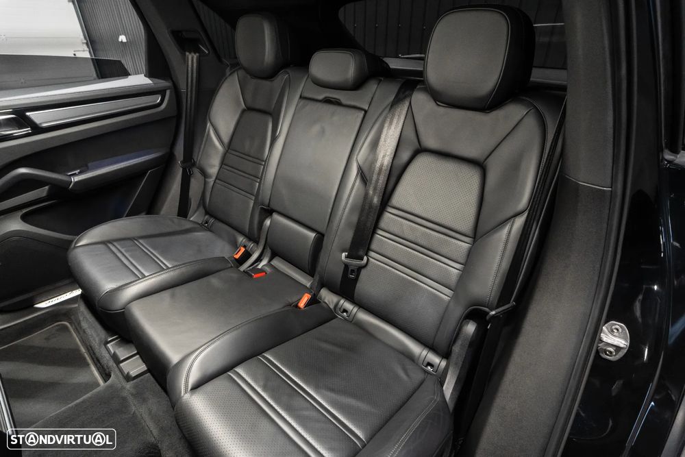 Porsche Cayenne Platinum Edition - 26