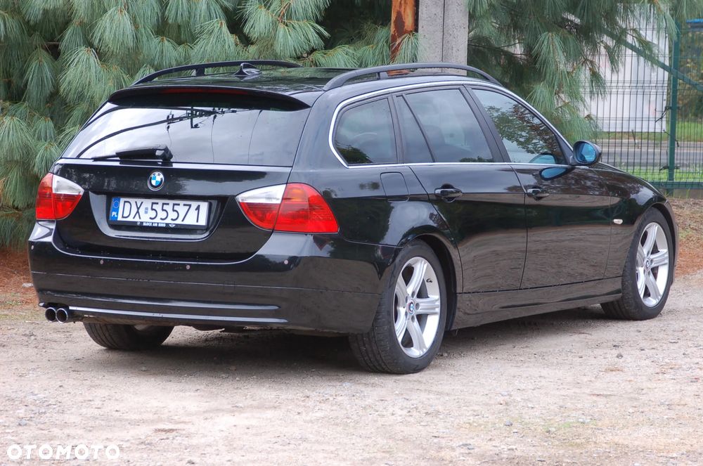 BMW Seria 3 325i - 25