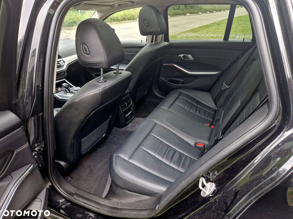 BMW Seria 3 320d xDrive Luxury Line - 26