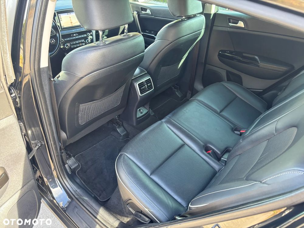 Kia Sportage 1.6 GDI 2WD Dream-Team Edition - 36