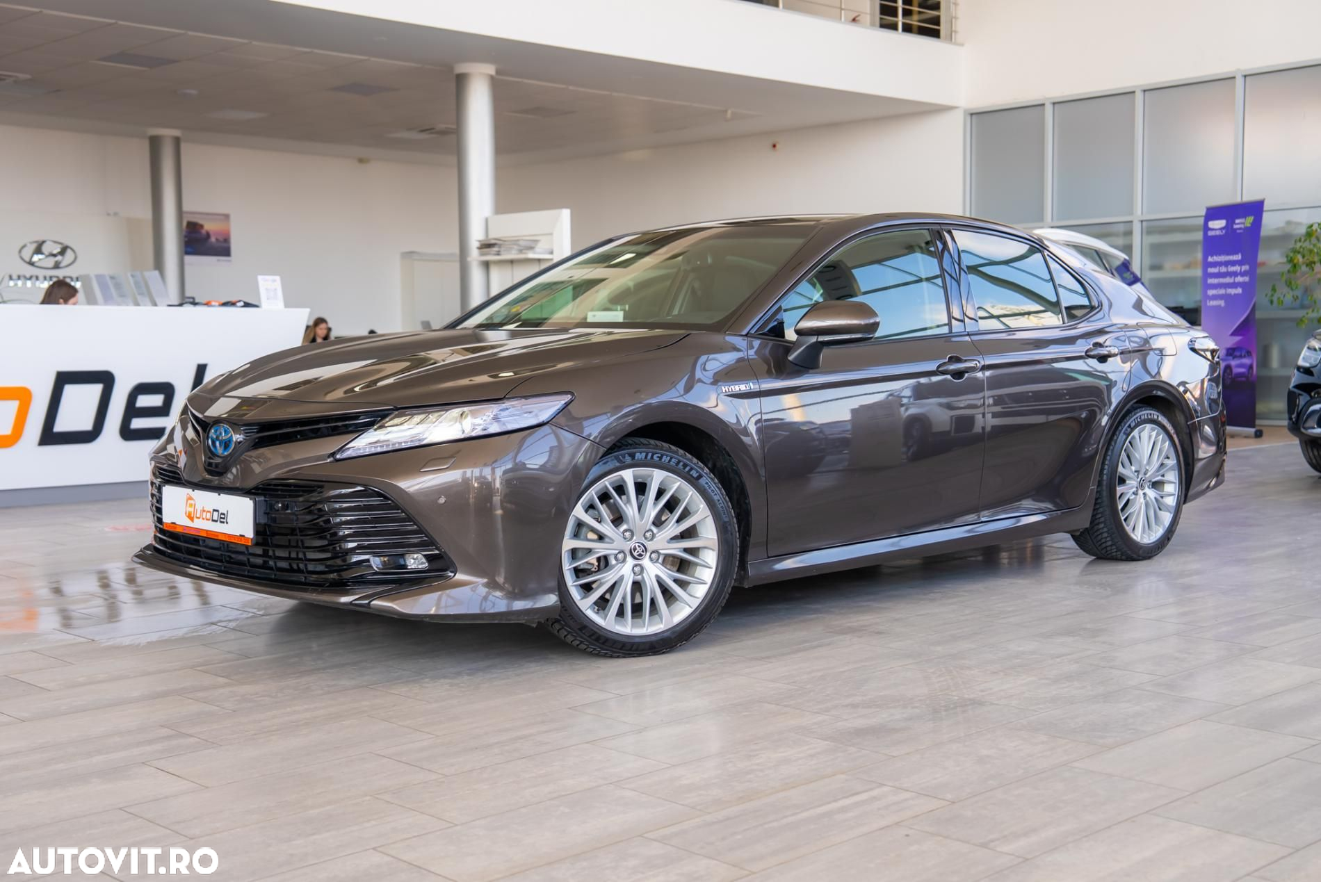 Toyota Camry 2.5 Hybrid Exclusive - 2