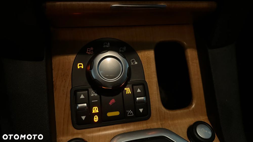 Land Rover Discovery 5.0 V8 HSE - 11