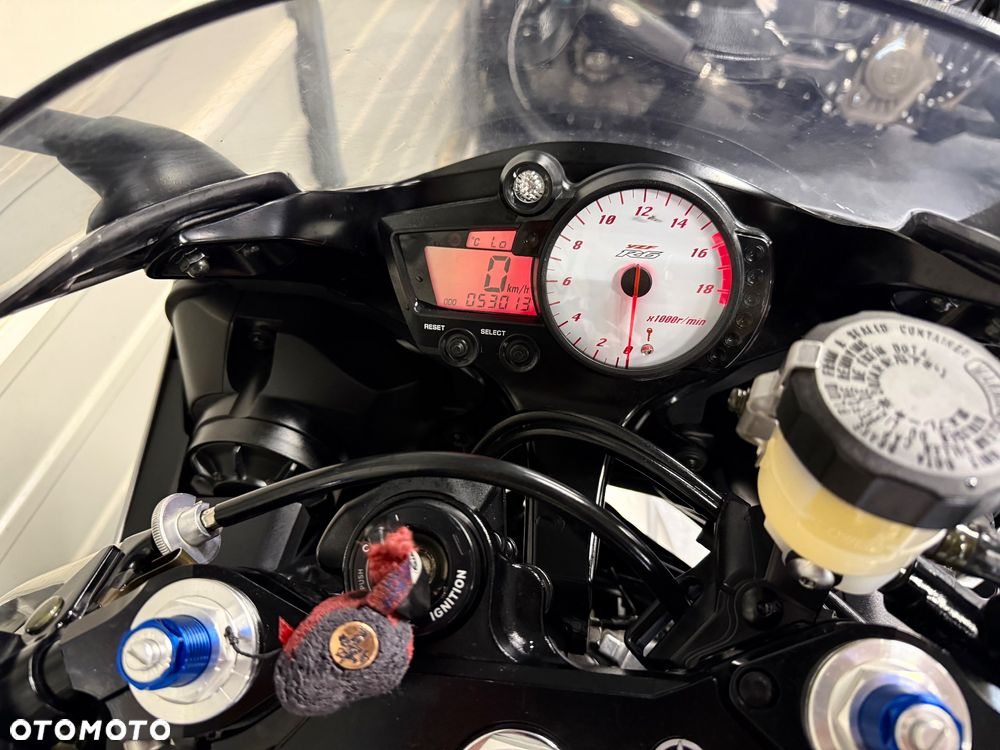 Yamaha R6 - 12
